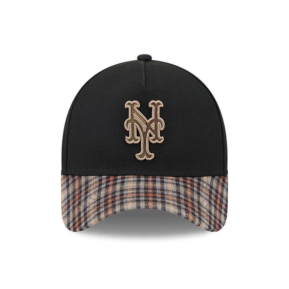 New York Mets MLB Fabric Story Black New Era 59FORTY A-Frame Fitted Cap, front view showing a beige embroidered Mets logo on the black front panel, with a plaid patterned visor featuring shades of grey, brown, and black.