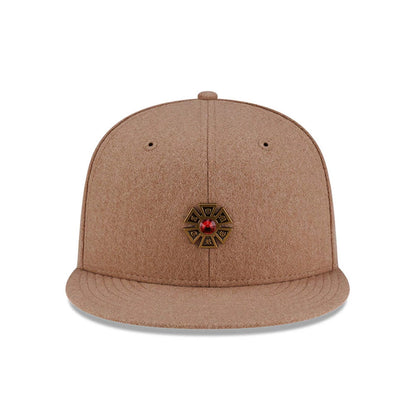 Pictured is this New Era X J Balvin & Ryan Castro Omerta New Era 59FIFTY Fitted cap in beige. 2
