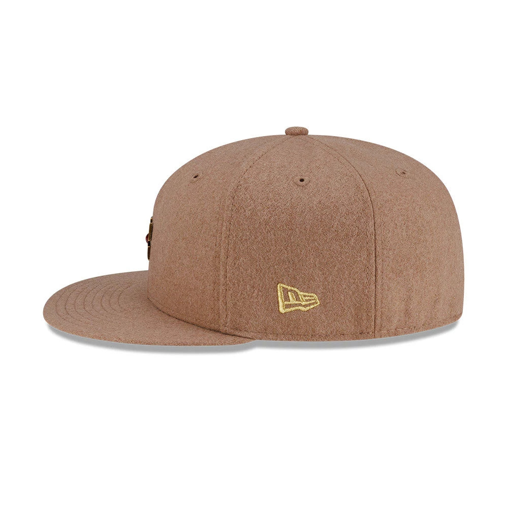 Pictured is this New Era X J Balvin & Ryan Castro Omerta New Era 59FIFTY Fitted cap in beige. 5