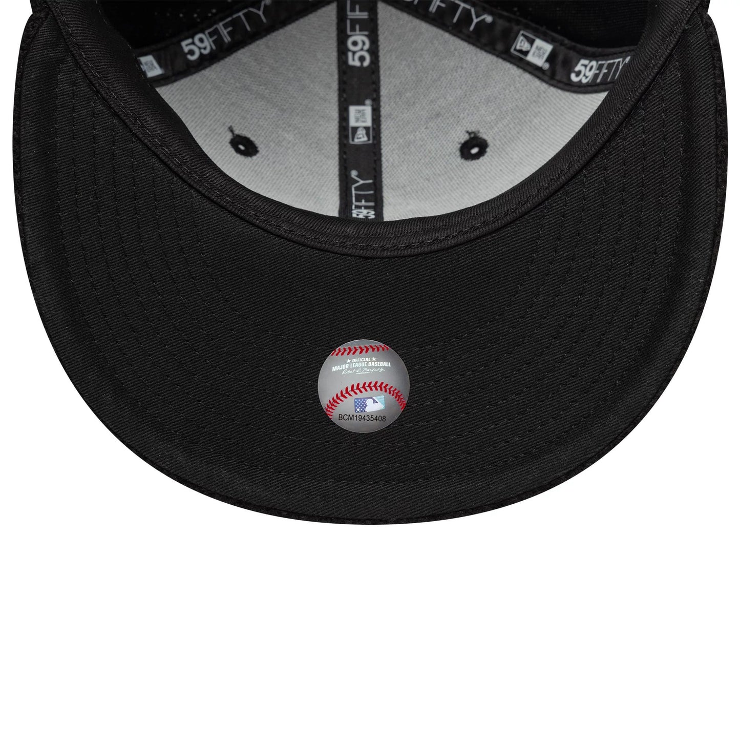 Pictured is this MLB Knitted Chicago White Sox 59FIFTY Fitted cap in black. 7