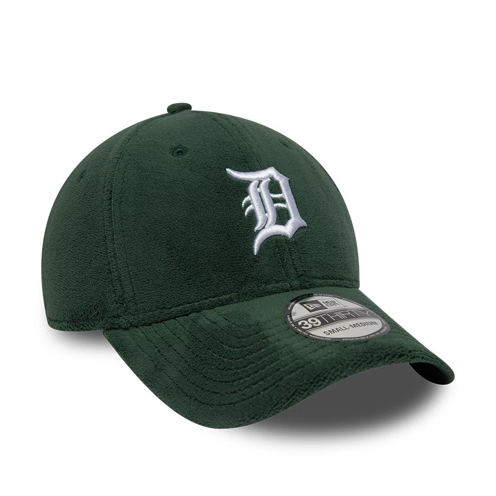 Pictured is this MLB Fleece Detroit Tigers 39THIRTY Stretch Fit cap in dark green. 3