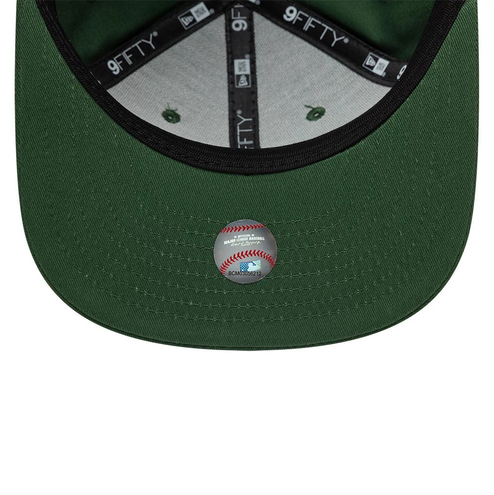 Pictured is this MLB League Essential LA Dodgers 9FIFTY Original Fit Snapback cap in dark green. 7