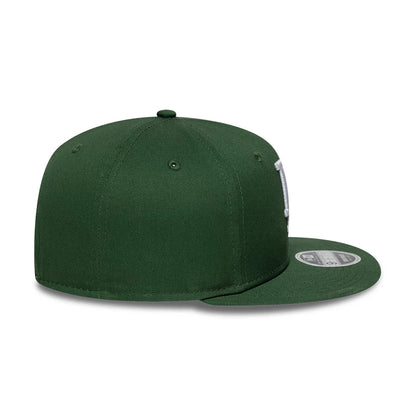 Pictured is this MLB League Essential LA Dodgers 9FIFTY Original Fit Snapback cap in dark green. 5