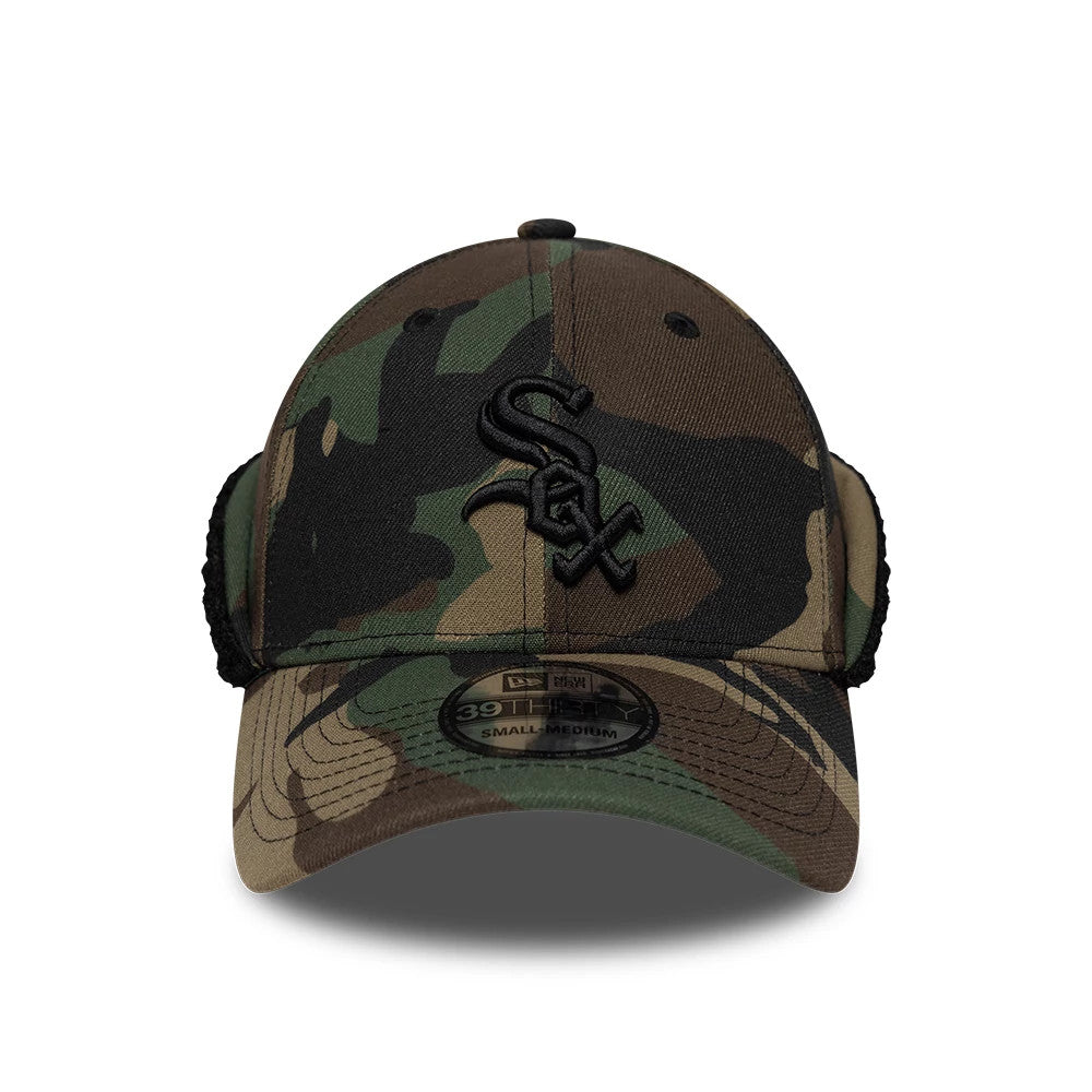 Pictured is this MLB Chicago White Sox 39THIRTY Downflap Stretch Fit cap in black. 2