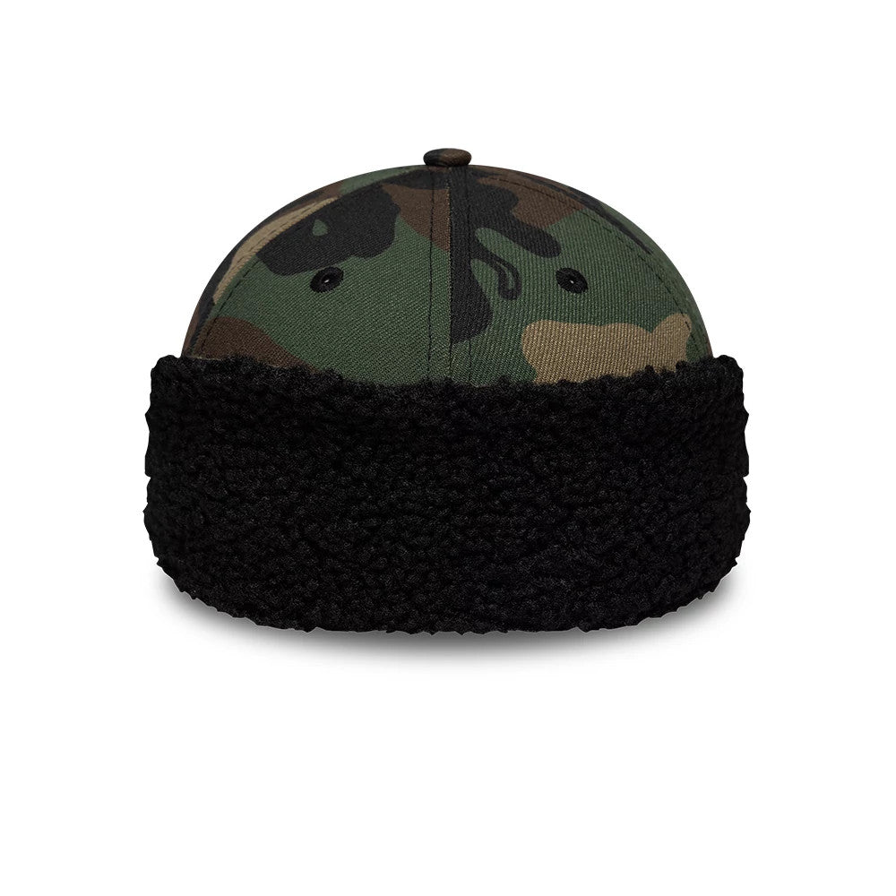 Pictured is this MLB Chicago White Sox 39THIRTY Downflap Stretch Fit cap in black. 6