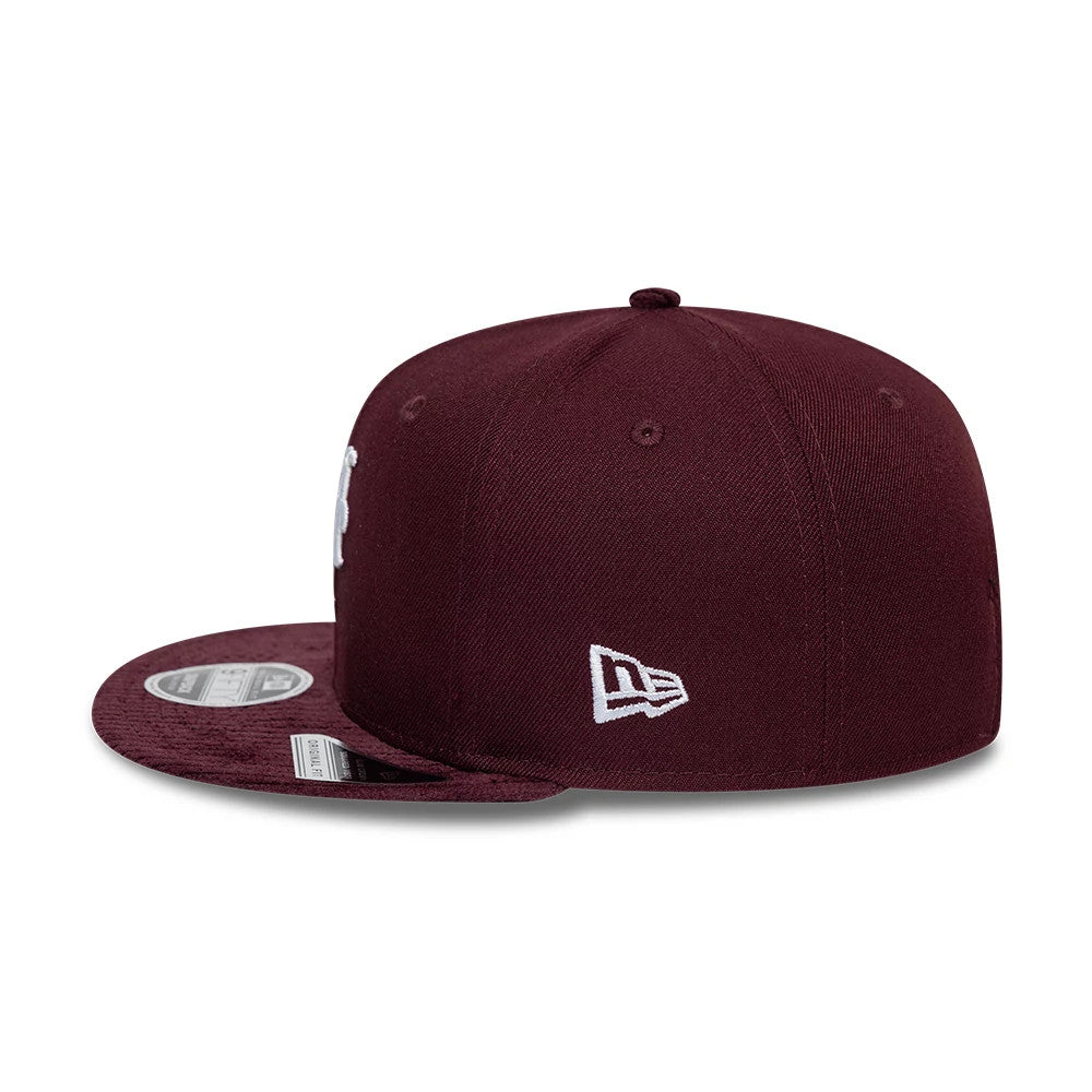 Pictured is this MLB Cord Visor New York Mets 9FIFTY Original Fit Snapback cap in dark purple. 4