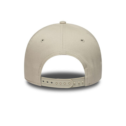Pictured is this MLB Team Outline Chicago White Sox 9FORTY E-Frame cap in light beige. 6