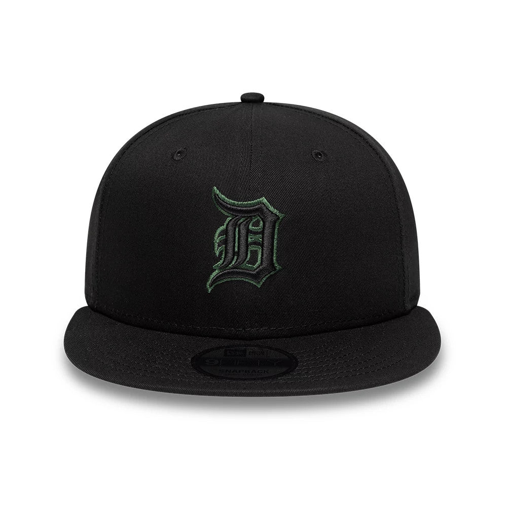 Pictured is this MLB Outline Detroit Tigers 9FIFTY Snapback cap in black. 2