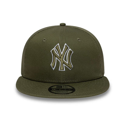 Pictured is this MLB Outline New York Yankees 9FIFTY Snapback cap in green. 2
