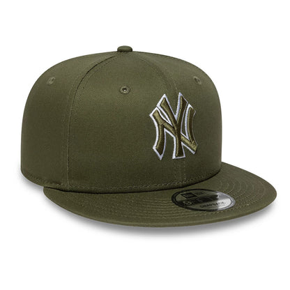 Pictured is this MLB Outline New York Yankees 9FIFTY Snapback cap in green. 3