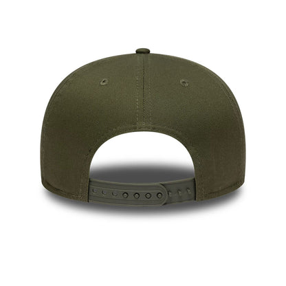 Pictured is this MLB Outline New York Yankees 9FIFTY Snapback cap in green. 6