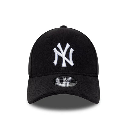 Pictured is this MLB Fleece New York Yankees 39THIRTY Stretch Fit cap in black. 2