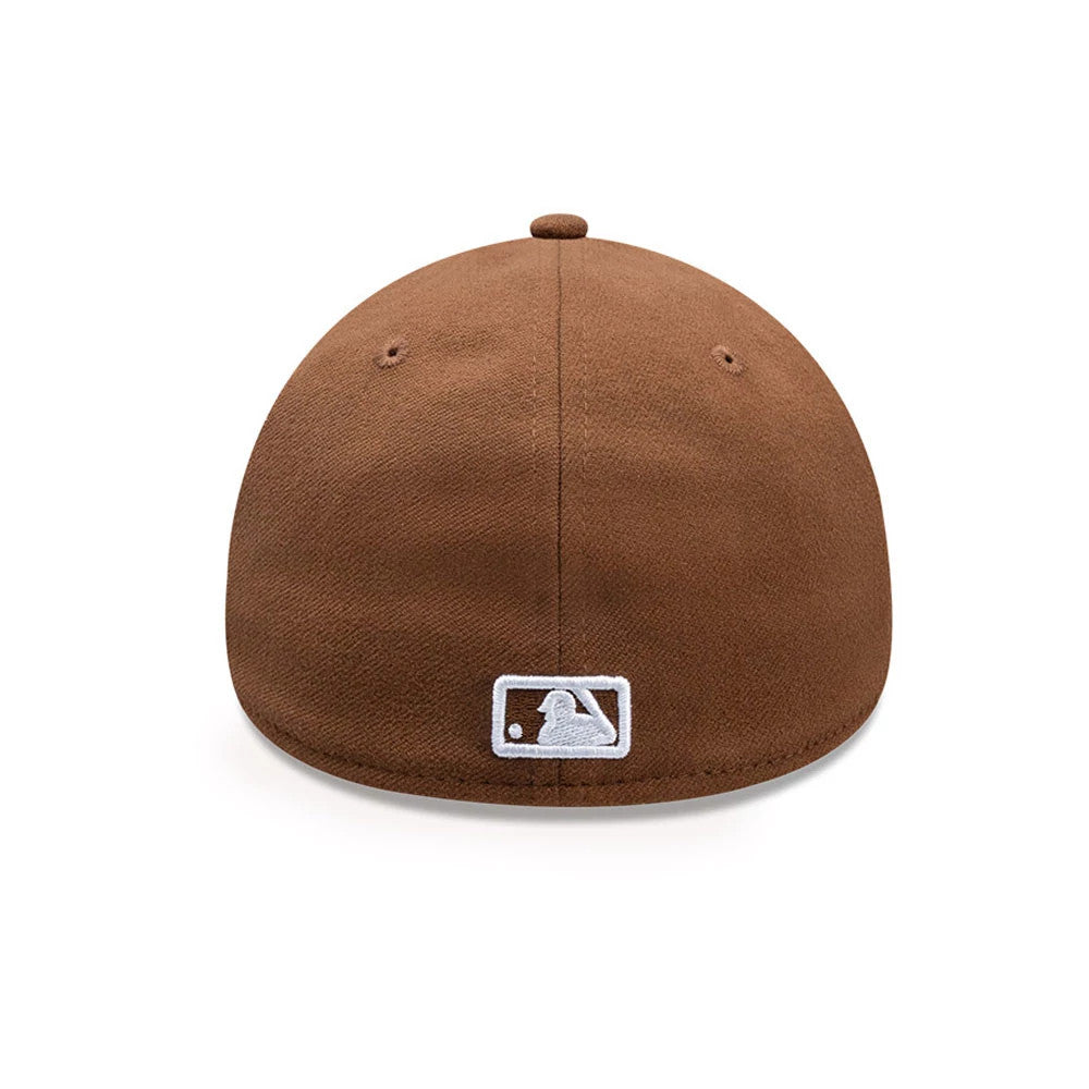 Pictured is this MLB Melton New York Yankees 39THIRTY Stretch Fit cap in brown. 4