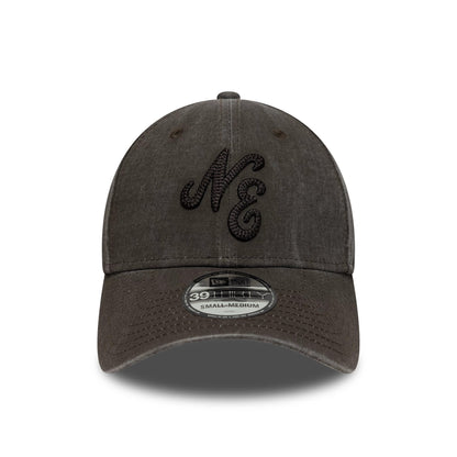 New Era Ombre Dark Brown New Era 39THIRTY Stretch Fit Cap, front view showing the raised NE logo embroidered in dark brown on the structured crown, with a curved visor and 39THIRTY size sticker centred on the visor.