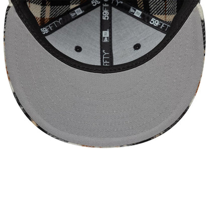 Pictured is this Kesi x New Era New Era 59FIFTY Fitted cap in black. 2
