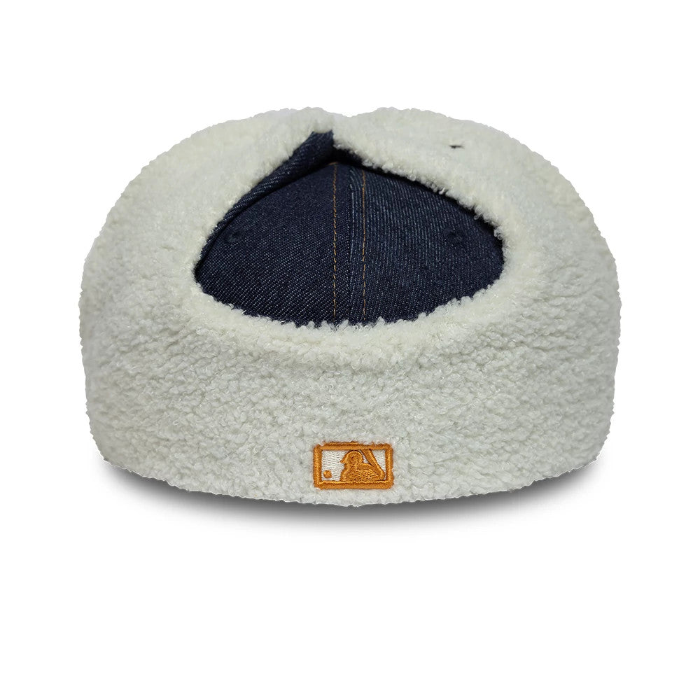 Pictured is this MLB Denim New York Yankees Dogear 59FIFTY Fitted cap in navy. 5