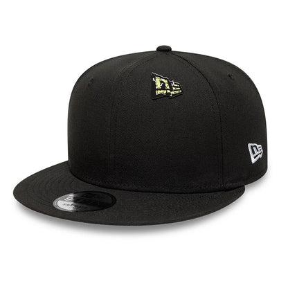 Pictured is this New Era Halloween Worm Pin Badge in grey. 2