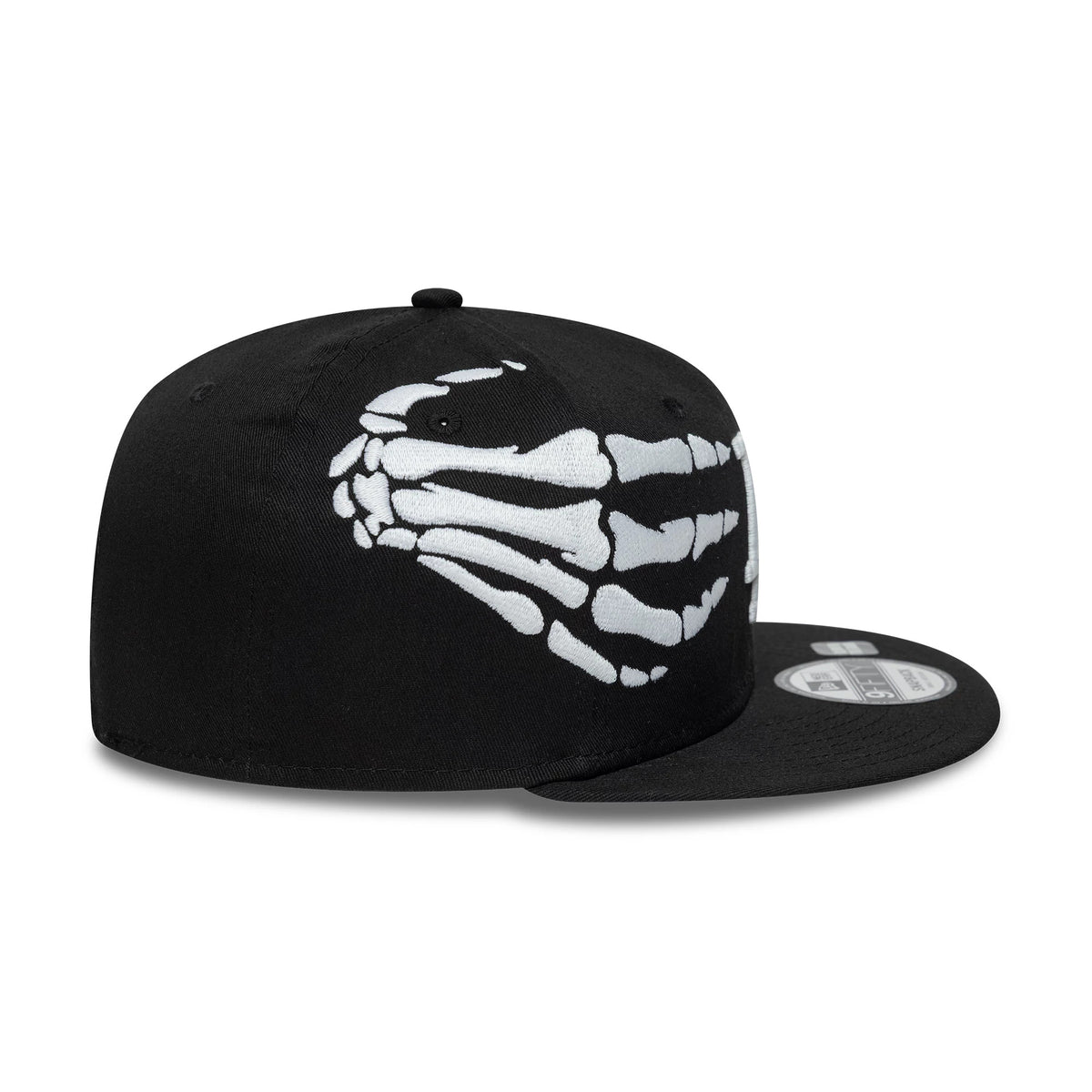 Pictured is this MLB Halloween Glow In The Dark Hands LA Dodgers 9FIFTY Snapback cap in black. 5