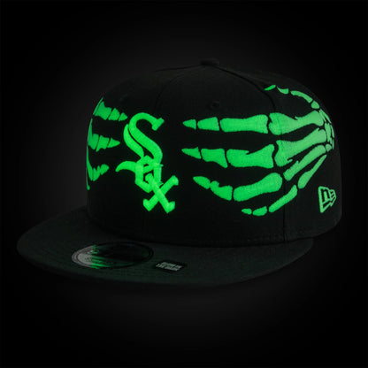 Pictured is this MLB Halloween Glow In The Dark Hands Chicago White Sox 9FIFTY Snapback cap in black. 2