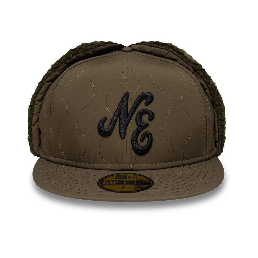 Pictured is this New Era Quilted Dogear 59FIFTY Fitted cap in Dark Green. 3