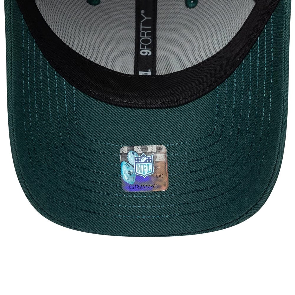 Pictured is this NFL International Series Games 2026 London Philadelphia Eagles 9FORTY cap in dark green. 7