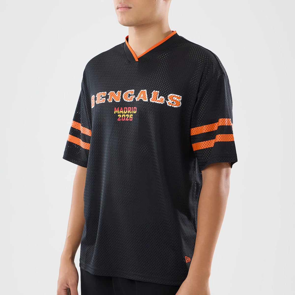 The model is wearing this NFL International Games 2026 Cincinnati Bengals Mesh Jersey in black. 3