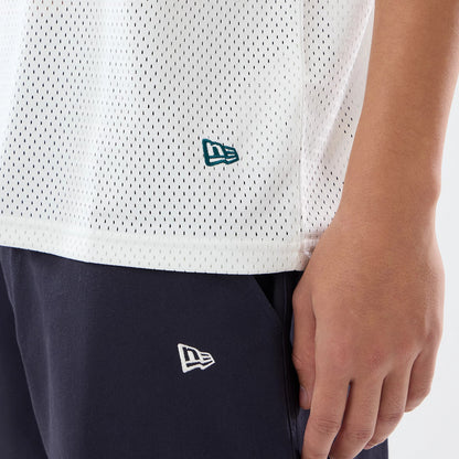 The model is wearing this NFL International Games 2026 Philadelphia Eagles Mesh Jersey in white. 5