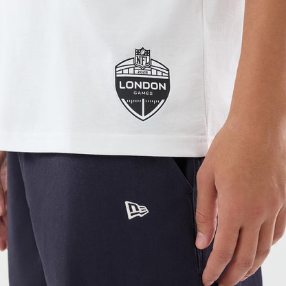 The model is wearing this NFL International Games 2026 Indianapolis Colts Oversized T-Shirt in white. 7