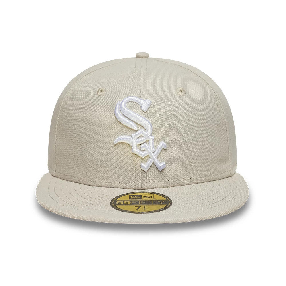 Chicago White Sox MLB Beige New Era 59FIFTY Fitted Cap, front view showing a white embroidered Sox logo on the front panel, a matching beige flat visor, and a gold 59FIFTY size sticker on the top of the visor.