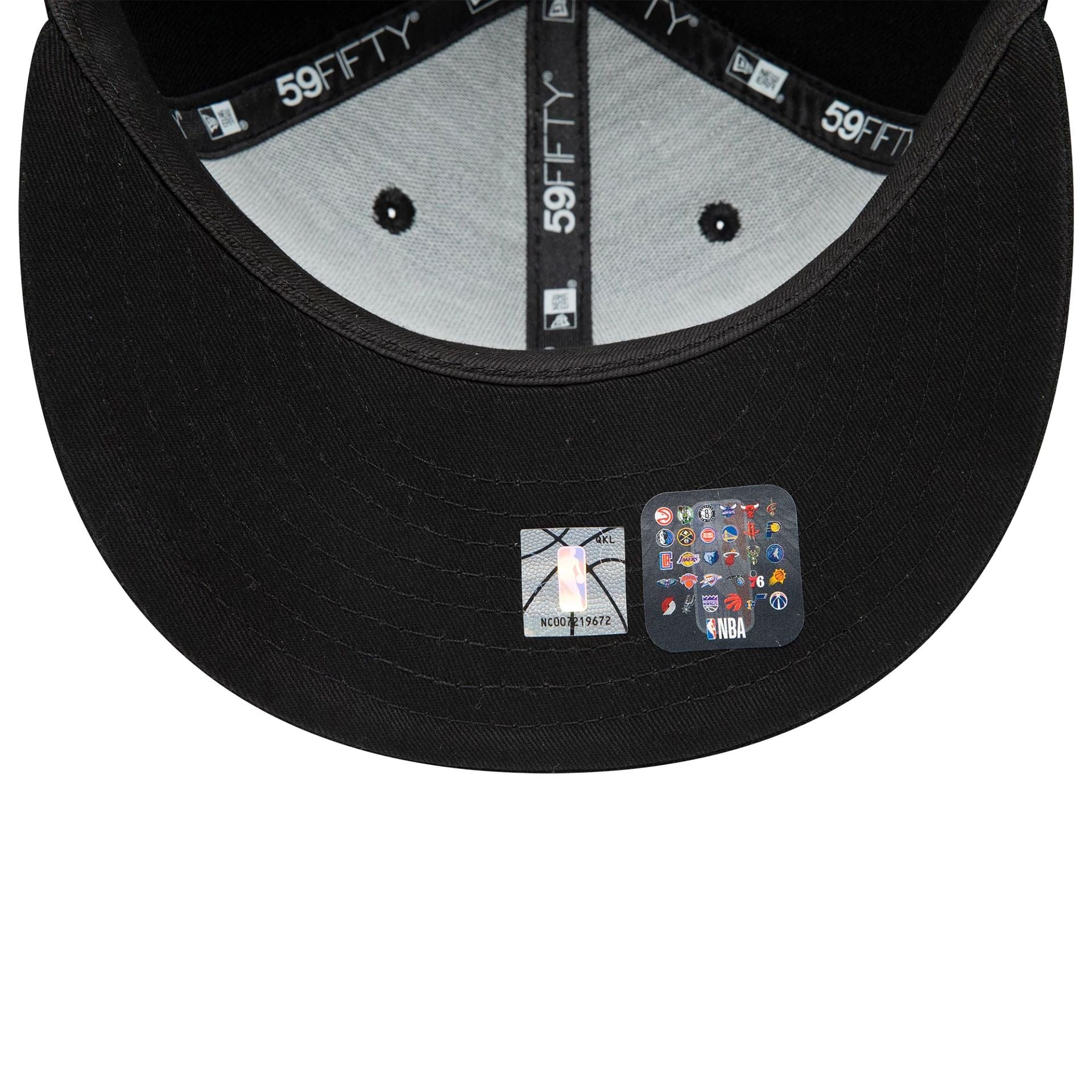 This is a Chicago Bulls NBA Black 59FIFTY Fitted Cap 4