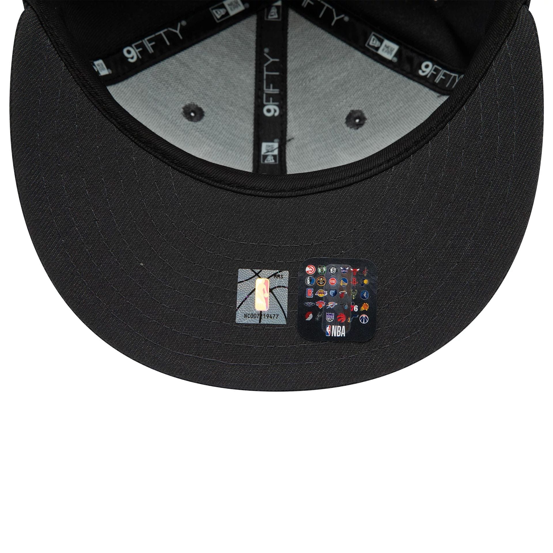 This is a Chicago Bulls NBA Over To The Bulls Grey 9FIFTY Snapback Adjustable Cap 4