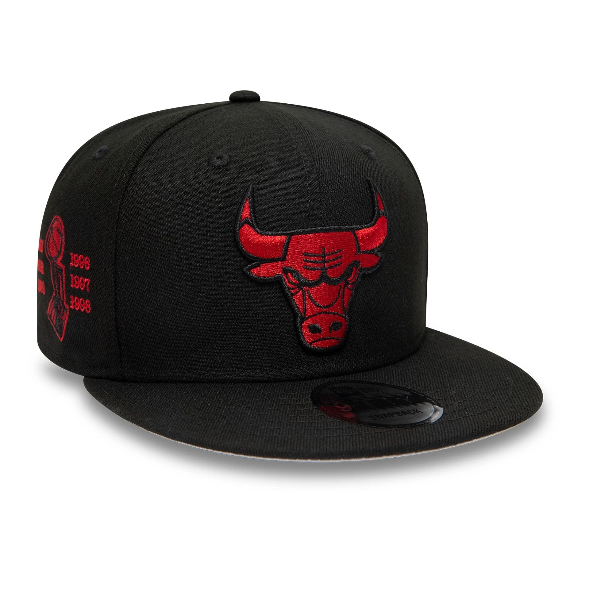This is a Chicago Bulls NBA Over To The Bulls Black And Red 9FIFTY Snapback Adjustable Cap 1