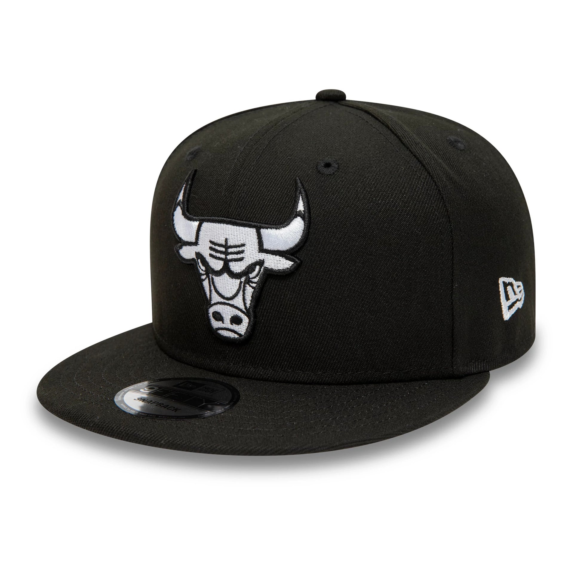 Pictured is this Chicago Bulls NBA Sidepatch Black 9FIFTY Snapback Adjustable cap. 4