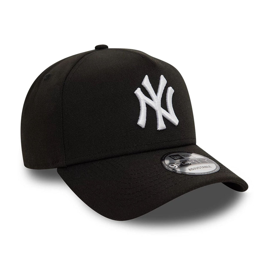 This is a New York Yankees Black White Black 9FORTY A-Frame Cap 3