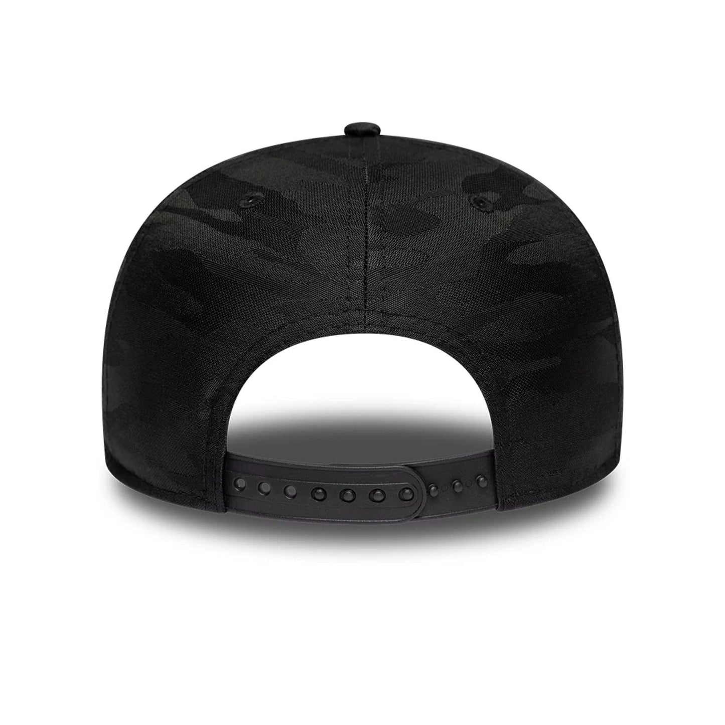 Pictured is this MLB Black On Black New York Yankees 9FIFTY Snapback cap in black. 6