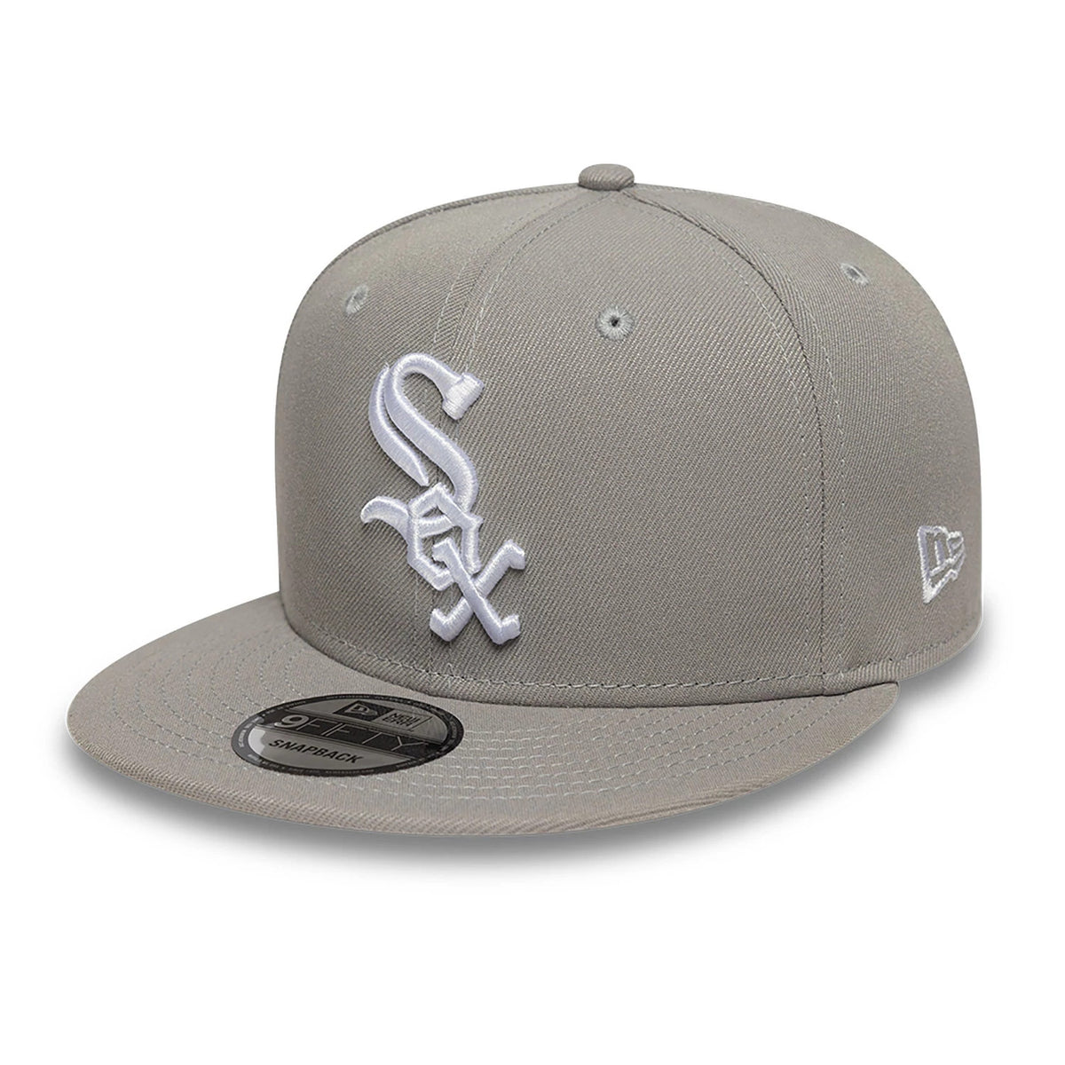 Chicago White Sox Essential Pack Grey New Era 9FIFTY Snapback Adjustable Cap, front view showing the raised white embroidered Sox logo on the front panel, a grey flat visor with a 9FIFTY size sticker, and the New Era flag logo on the left side.
