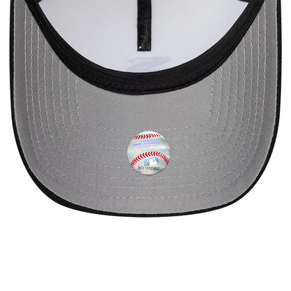 Chicago White Sox MLB Cooperstown White & Black New Era 9FORTY A-Frame Cap, inside view showing a grey undervisor with detailed stitching, a prominent MLB sticker resembling a baseball at the centre, and a black taping strip along the cap seam.