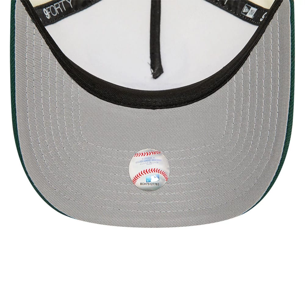 This is a New York Yankees White A-Frame Trucker Cap 2