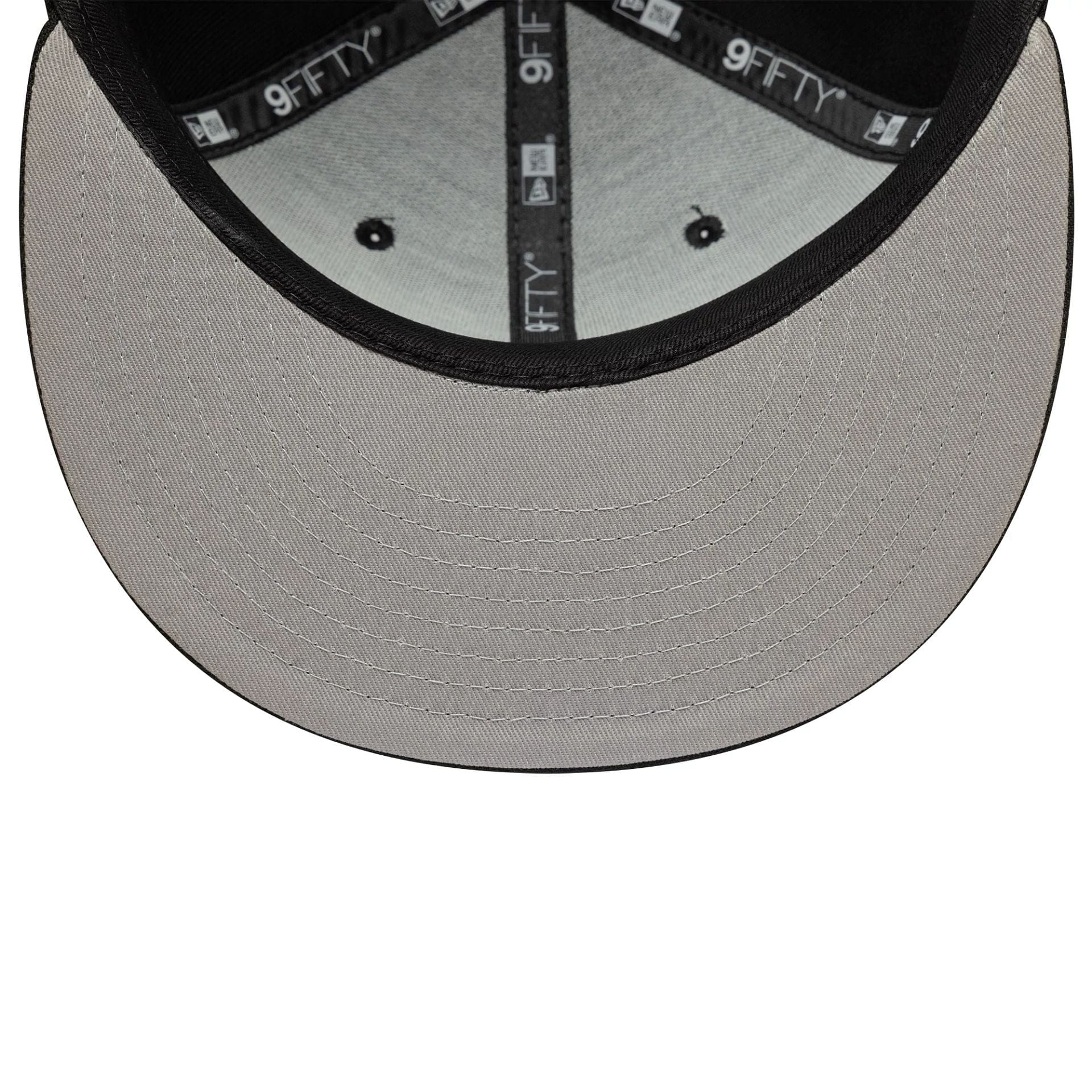 This is a Scooby Doo Gang Warner Brothers Black 9FIFTY Snapback Adjustable Cap 2