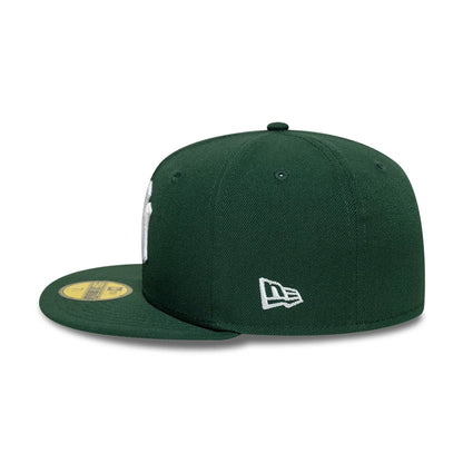 Pictured is this MLB New York Yankees 59FIFTY Fitted cap in dark green. 6
