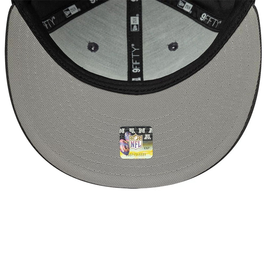 This is a Washington Commanders NFL Grey 9FIFTY Snapback Adjustable Cap 2