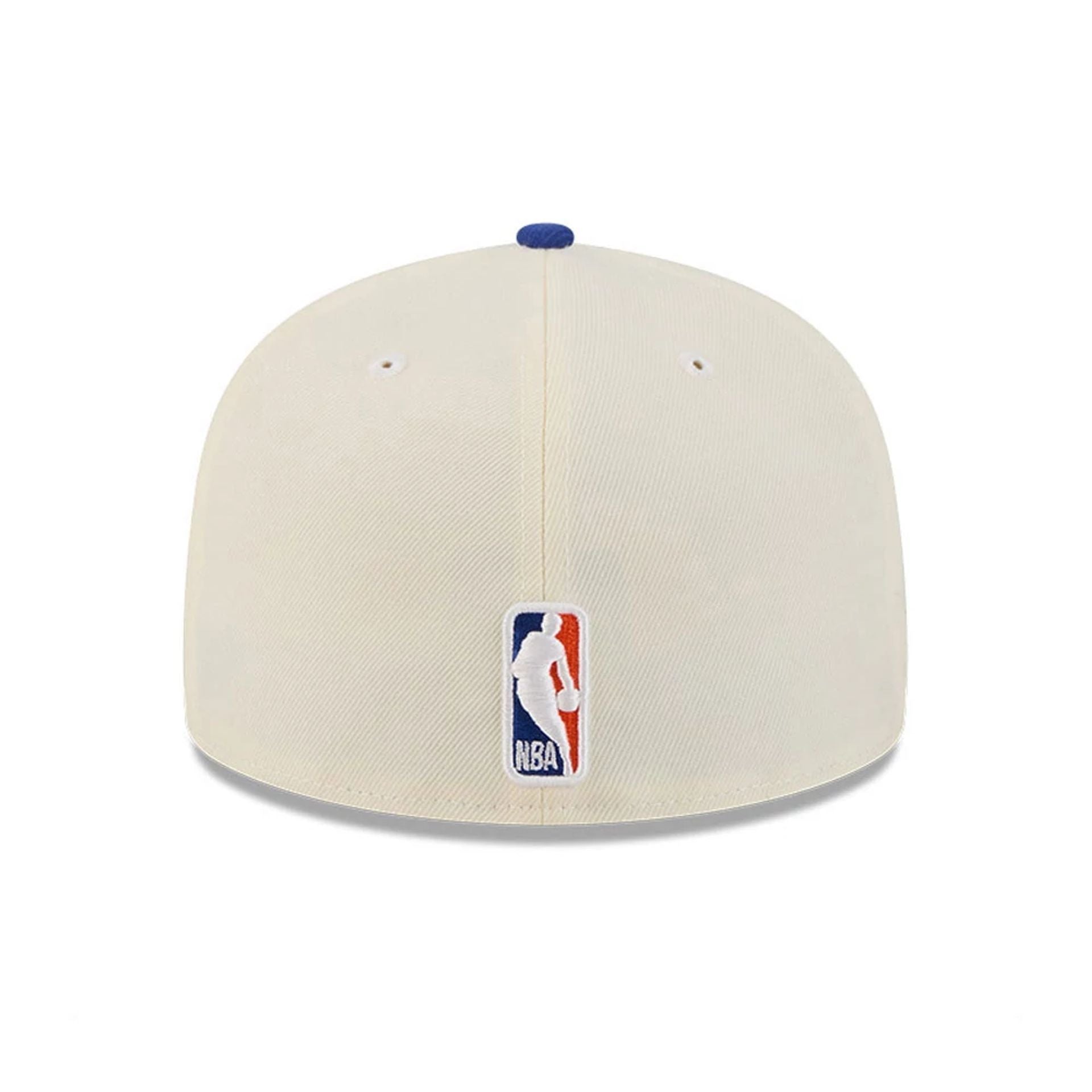This is a New York Knicks NBA White 59FIFTY Fitted Cap 7