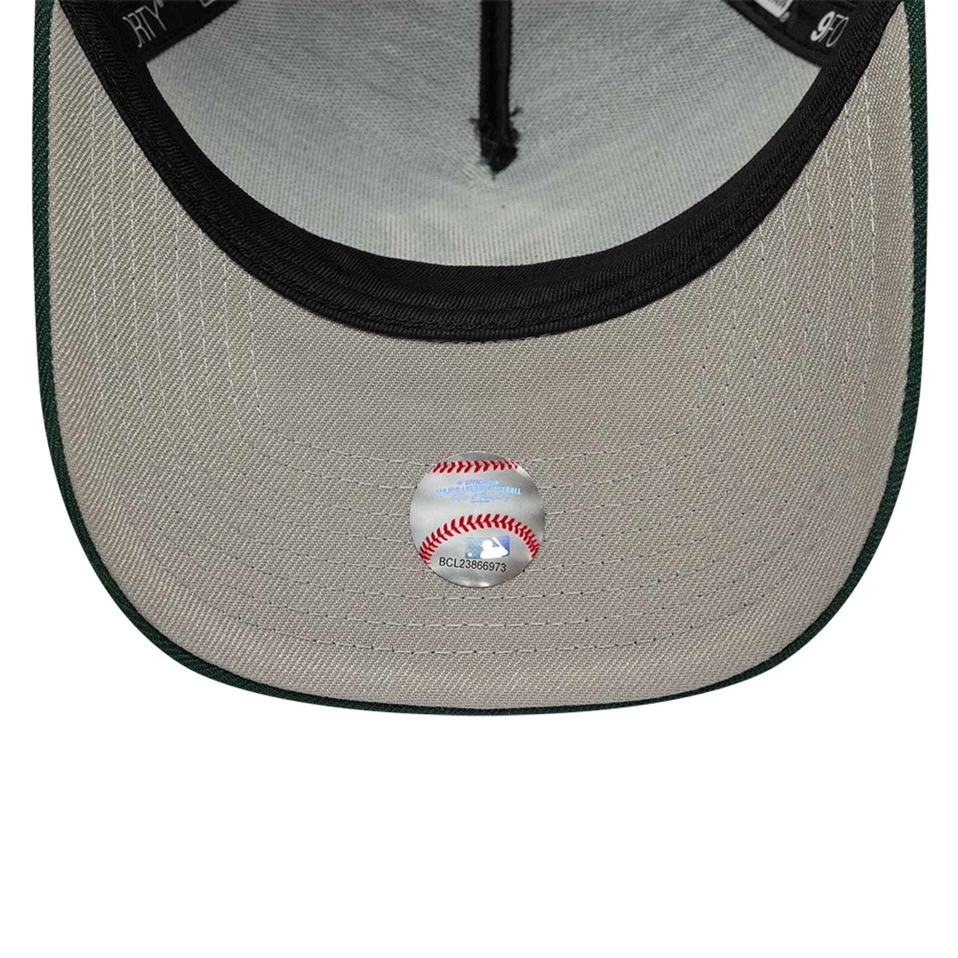 This is a New York Yankees MLB Dark Green 9FORTY A-Frame Adjustable Cap 2