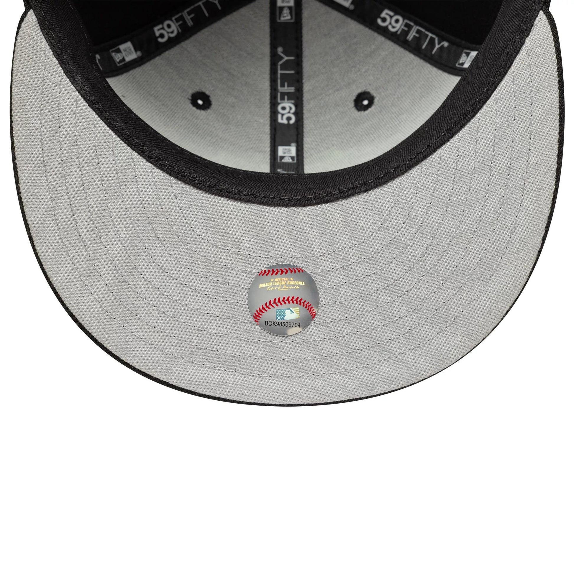 This is a Chicago White Sox MLB Spider Black 59FIFTY Fitted Cap 2