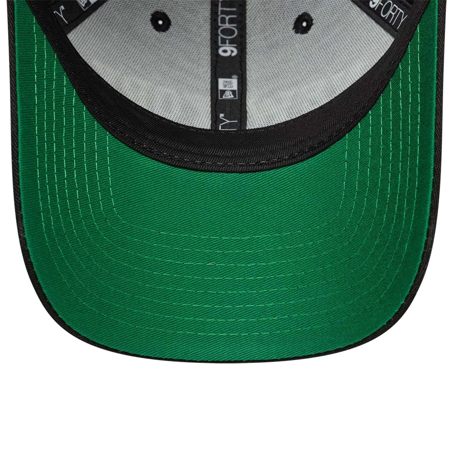 This is a New Era New York Black 9FORTY Adjustable Cap 2