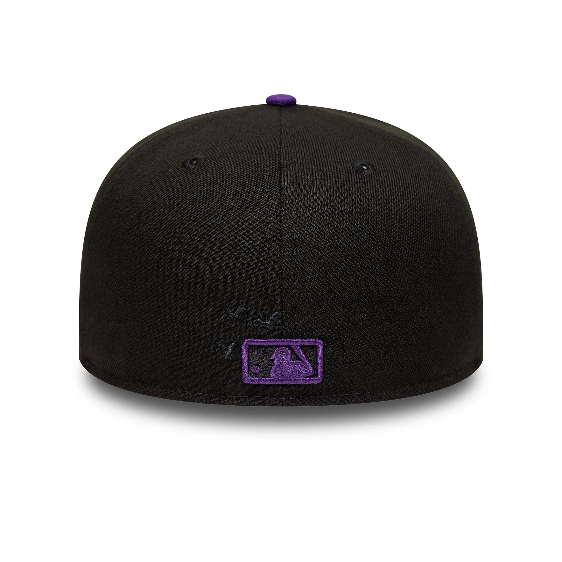 Pictured in this MLB Bats Chicago White Sox Black 59FIFTY A-Frame Fitted Cap 5