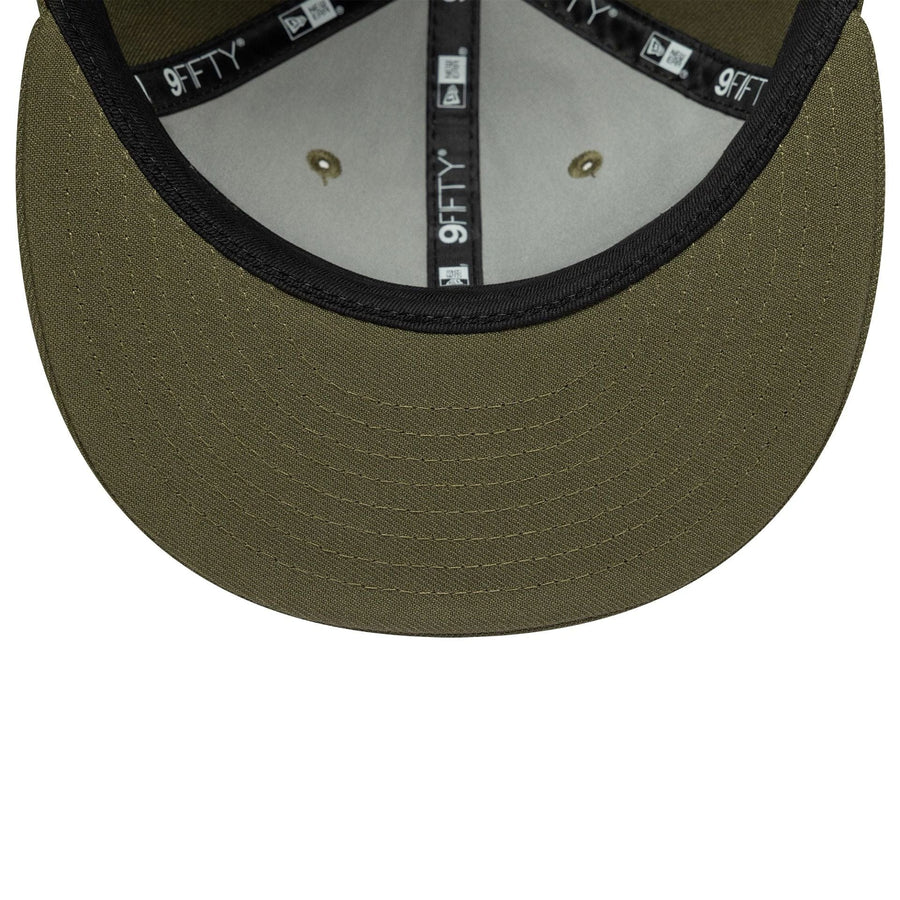 This is a New Era Green Retro Crown 9FIFTY Snapback Adjustable Cap 7
