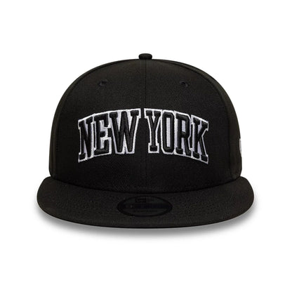 This is a New Era New York Black 9FIFTY Snapback Adjustable Cap 2