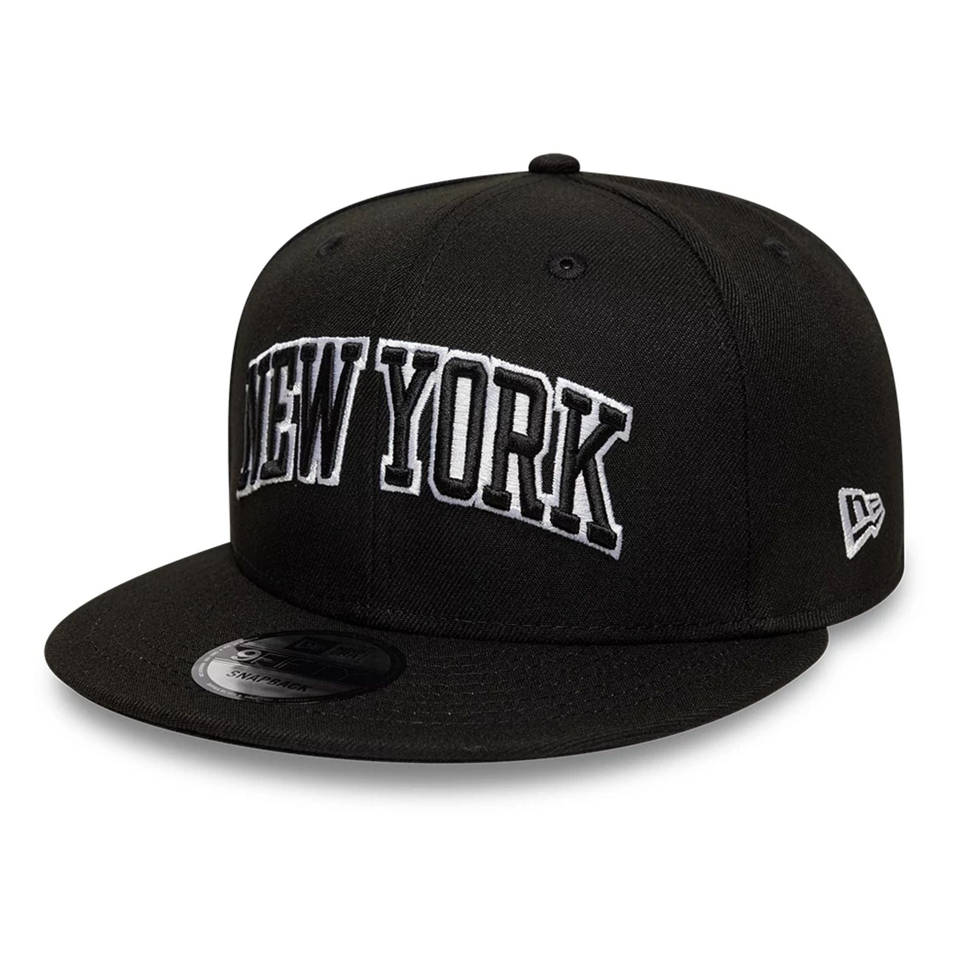 This is a New Era New York Black 9FIFTY Snapback Adjustable Cap 1