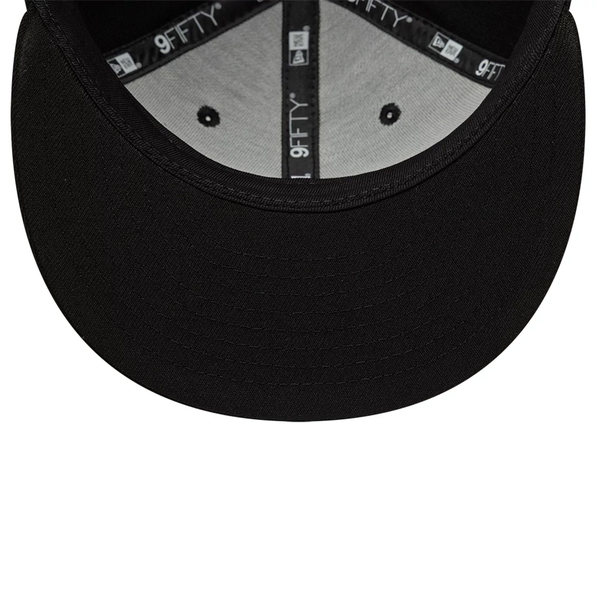 This is a New Era New York Black 9FIFTY Snapback Adjustable Cap 7